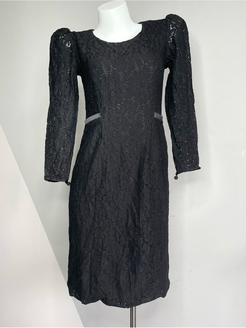 Black Lace Long-Sleeve Midi Dress